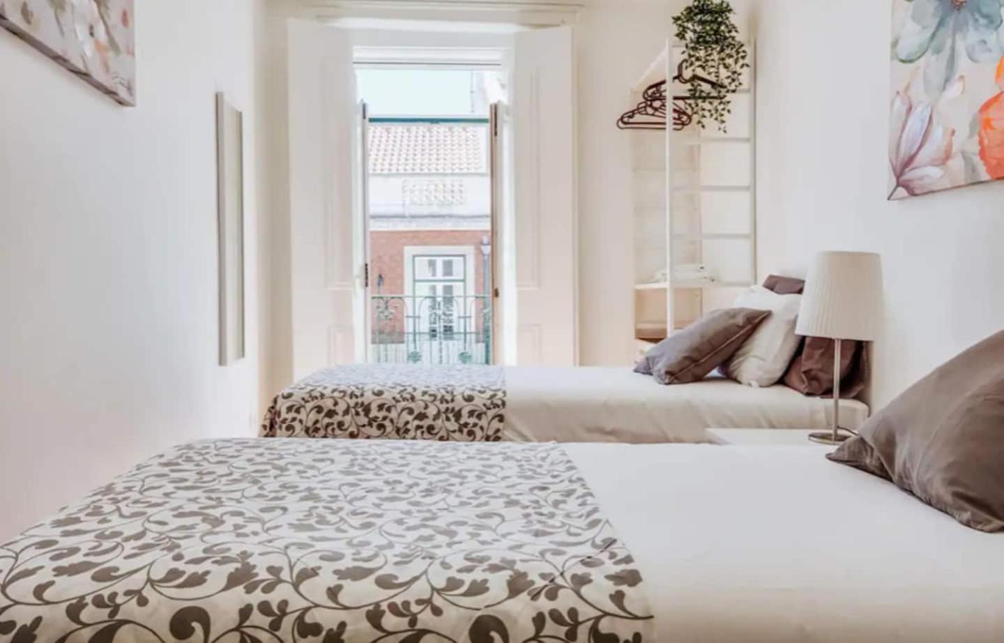 3 Bedroom Apartment In Baixa With River View Lisbon Exterior photo