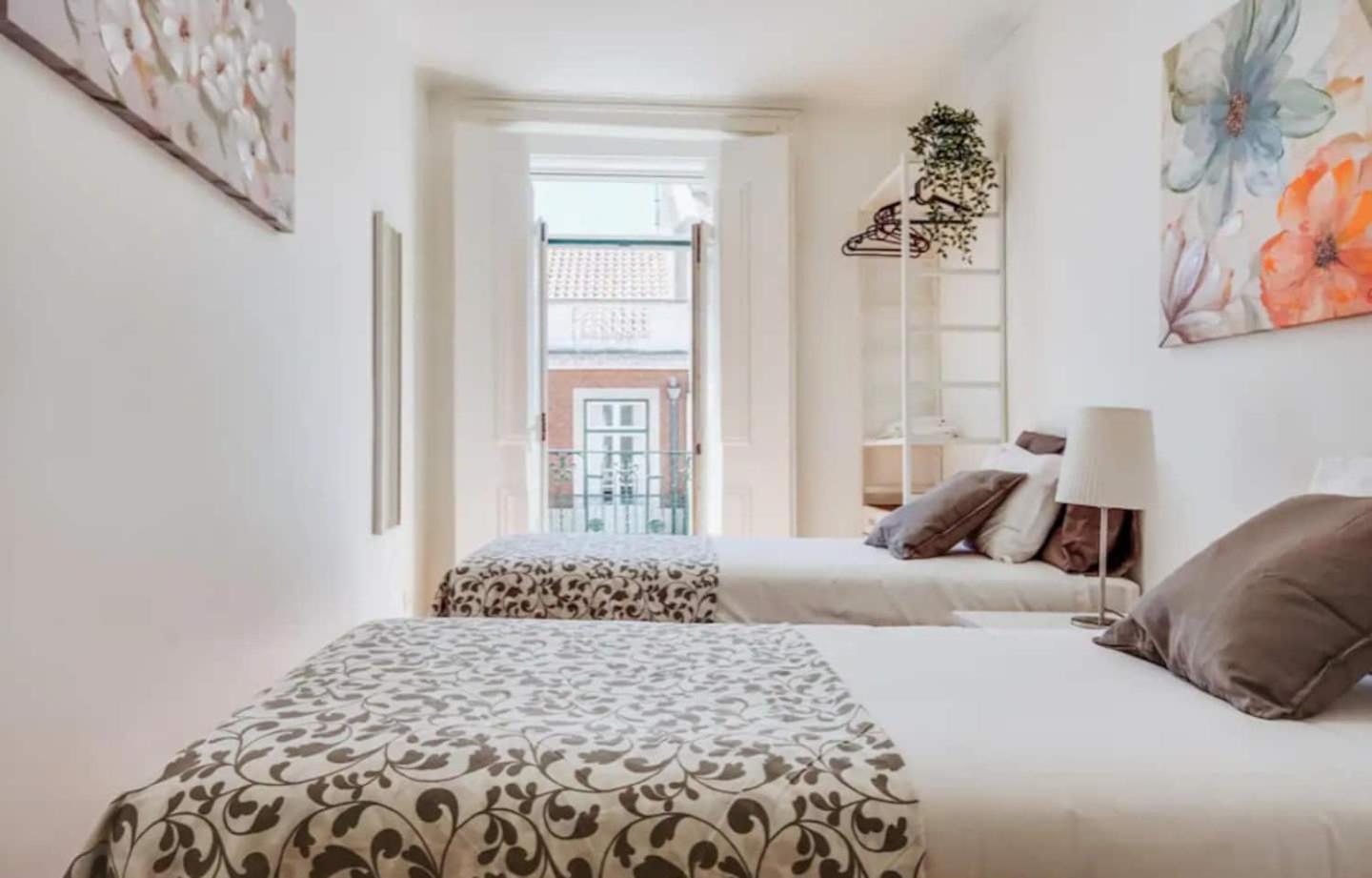 3 Bedroom Apartment In Baixa With River View Lisbon Exterior photo